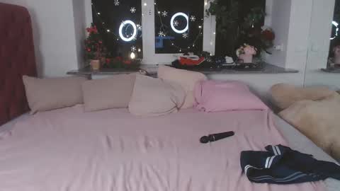 Kitty online show from December 14, 2025, 10:09 am