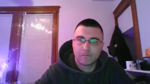 Snapshot of crush380 chatting on December 8, 2024, 12:18 am Crush380 online show from December 8, 2024, 12:18 am