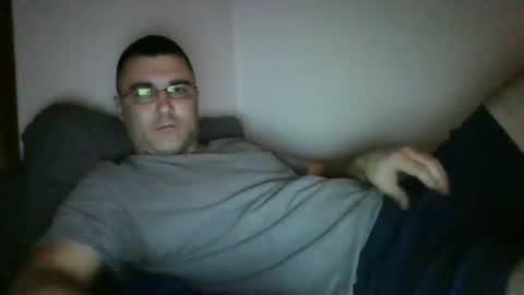 Snapshot of crush380 chatting on December 8, 2024, 3:32 am Crush380 online show from December 8, 2024, 3:32 am