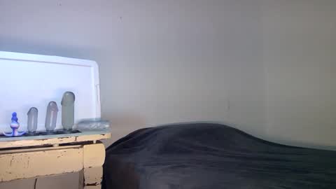 cry_guy online show from October 7, 2025, 11:13 pm