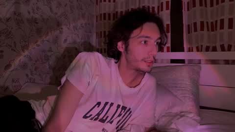 crybae0 online show from March 6, 2026, 5:53 pm