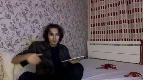 crybae0 online show from March 12, 2026, 5:19 pm