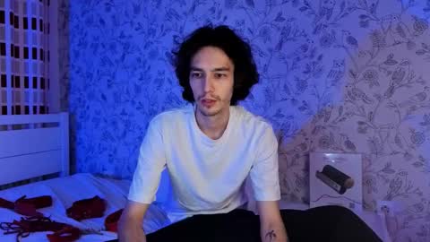 crybae0 online show from March 16, 2026, 7:40 pm