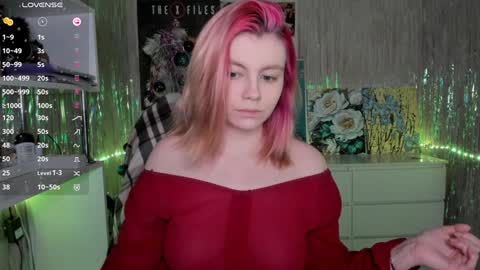 Snapshot of cryptobjgirlv2 chatting on December 30, 2024, 4:40 pm Lilith online show from December 30, 2024, 4:40 pm