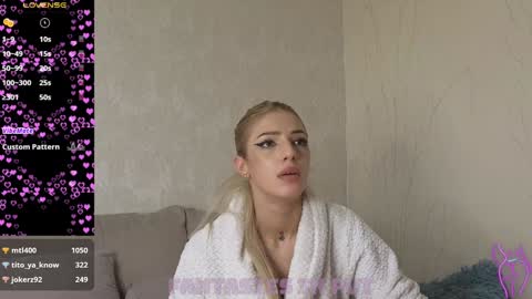 Snapshot of crystal_angel1 chatting on January 28, 2025, 1:49 pm Crys online show from January 28, 2025, 1:49 pm