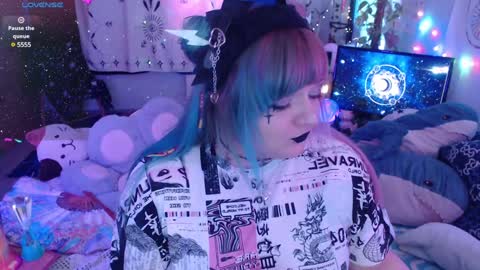 Snapshot of crystal_galaxy chatting on January 27, 2025, 10:38 am online show from January 27, 2025, 10:38 am