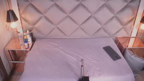 crystal_gilton online show from July 13, 2026, 7:05 pm
