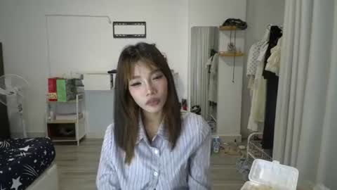 Crystal lee online show from June 10, 2026, 12:26 pm