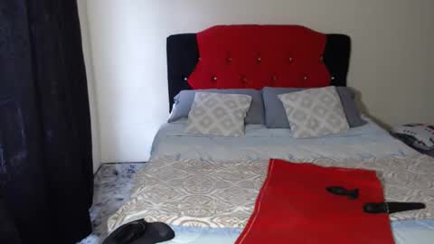 Snapshot of crystal_milkmature chatting on January 14, 2026, 6:24 pm Crystal Milf online show from January 14, 2026, 6:24 pm