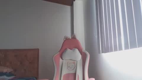 Crystal Blaze online show from October 25, 2025, 2:24 pm