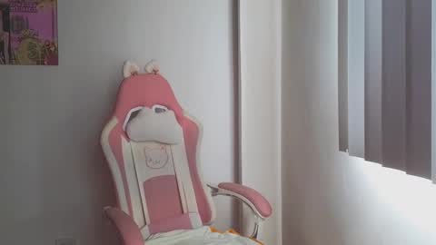 Crystal Blaze online show from November 11, 2025, 4:18 pm