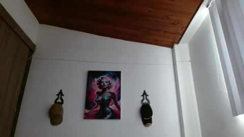 Snapshot of crystal_starx chatting on May 2, 2026, 7:08 pm Crystal Blaze online show from May 2, 2026, 7:08 pm