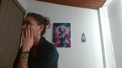 Snapshot of crystal_starx chatting on May 30, 2026, 6:05 pm Crystal Blaze online show from May 30, 2026, 6:05 pm