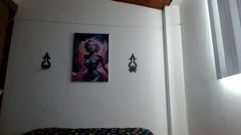 Snapshot of crystal_starx chatting on June 8, 2026, 2:50 pm Crystal Blaze online show from June 8, 2026, 2:50 pm