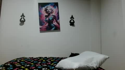 Snapshot of crystal_starx chatting on June 13, 2026, 5:38 am Crystal Blaze online show from June 13, 2026, 5:38 am