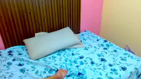 Snapshot of crystal_walls chatting on January 15, 2025, 9:20 pm I AM CRYSTAL online show from January 15, 2025, 9:20 pm