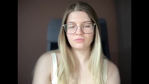 Snapshot of crystalblush01 chatting on March 7, 2026, 7:00 pm crystalblush01 online show from March 7, 2026, 7:00 pm