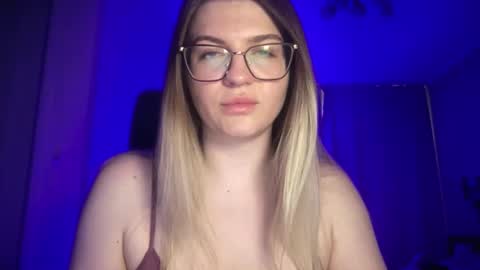 Snapshot of crystalblush01 chatting on March 25, 2026, 2:56 pm crystalblush01 online show from March 25, 2026, 2:56 pm