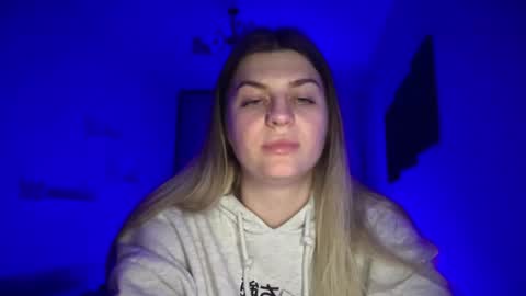 Snapshot of crystalblush01 chatting on April 3, 2026, 6:39 pm crystalblush01 online show from April 3, 2026, 6:39 pm