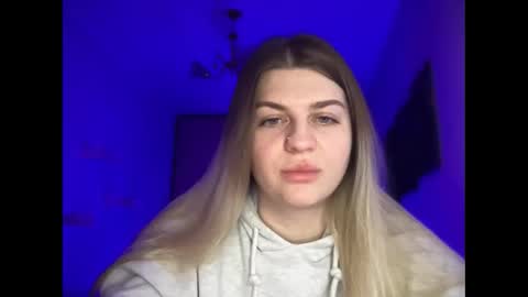 Snapshot of crystalblush01 chatting on April 4, 2026, 11:18 am crystalblush01 online show from April 4, 2026, 11:18 am
