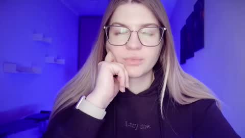 Snapshot of crystalblush01 chatting on April 28, 2026, 10:20 am crystalblush01 online show from April 28, 2026, 10:20 am