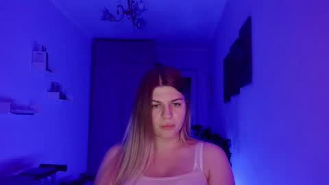 Snapshot of crystalblush01 chatting on May 7, 2026, 6:46 pm crystalblush01 online show from May 7, 2026, 6:46 pm
