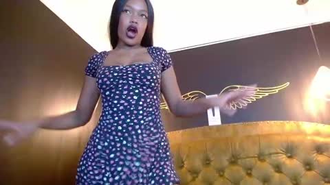 Crystal online show from February 19, 2025, 10:53 pm