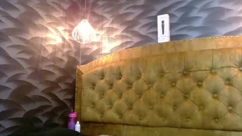 Crystal online show from October 29, 2025, 7:26 pm