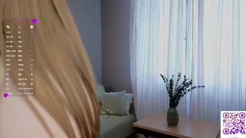 Snapshot of crystaldiva01 chatting on June 11, 2026, 5:49 am Diva online show from June 11, 2026, 5:49 am