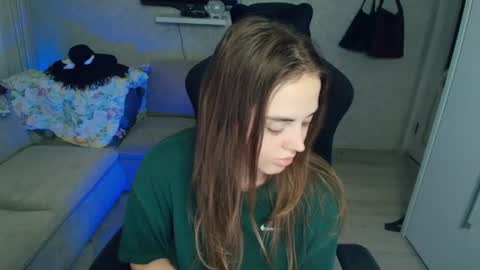 Snapshot of crystalemily chatting on July 2, 2026, 7:20 pm crystalemily online show from July 2, 2026, 7:20 pm