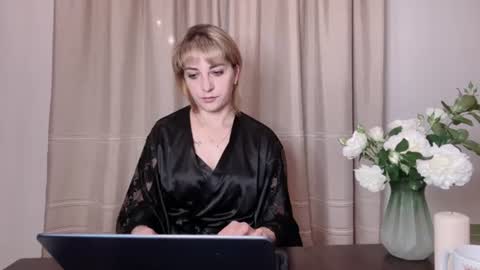Snapshot of crystalfever_ chatting on June 21, 2026, 8:00 pm Mary online show from June 21, 2026, 8:00 pm