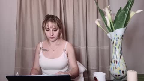 Snapshot of crystalfever_ chatting on July 19, 2026, 7:50 pm Mary online show from July 19, 2026, 7:50 pm