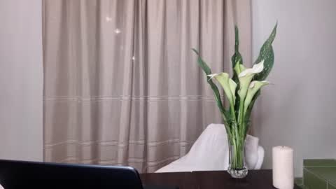 Snapshot of crystalfever_ chatting on July 26, 2026, 8:27 pm Mary online show from July 26, 2026, 8:27 pm