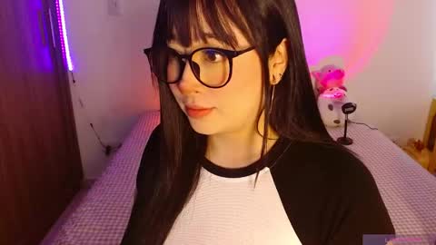 Snapshot of crystalitesq chatting on May 23, 2026, 1:59 pm Olivia online show from May 23, 2026, 1:59 pm