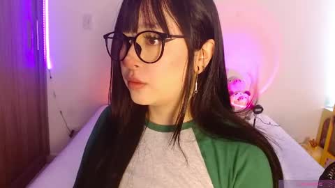 Snapshot of crystalitesq chatting on May 28, 2026, 1:19 pm Olivia online show from May 28, 2026, 1:19 pm
