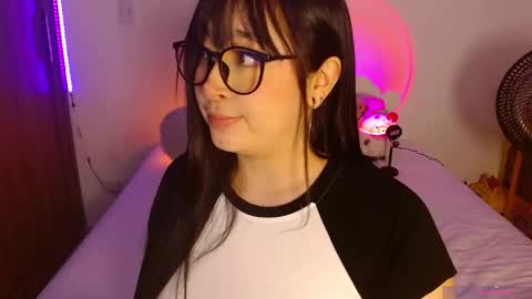 Snapshot of crystalitesq chatting on June 5, 2026, 1:34 am Olivia online show from June 5, 2026, 1:34 am