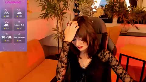 Snapshot of crystallbloom chatting on September 12, 2025, 1:33 pm crystallbloom online show from September 12, 2025, 1:33 pm