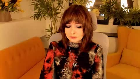 Snapshot of crystallbloom chatting on September 18, 2025, 1:40 am crystallbloom online show from September 18, 2025, 1:40 am