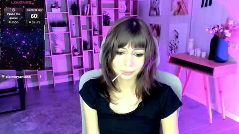 Snapshot of crystallbloom chatting on November 10, 2025, 2:05 pm crystallbloom online show from November 10, 2025, 2:05 pm