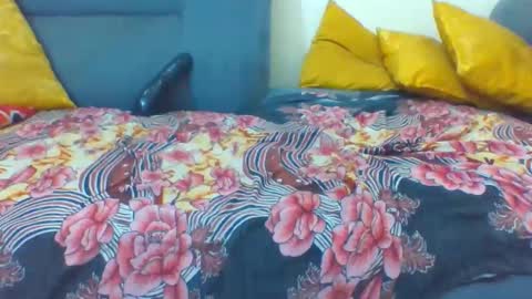 Snapshot of crystallgem chatting on April 18, 2026, 10:43 pm crystallgem online show from April 18, 2026, 10:43 pm