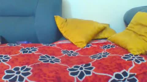 Snapshot of crystallgem chatting on April 21, 2026, 4:41 am crystallgem online show from April 21, 2026, 4:41 am
