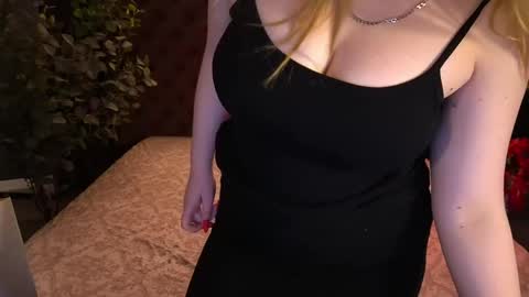 Snapshot of crystallpaws_ chatting on May 26, 2026, 5:47 am crystallpaws_ online show from May 26, 2026, 5:47 am