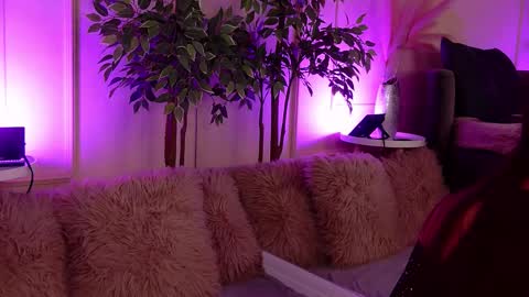 crystallred online show from January 14, 2026, 5:46 am