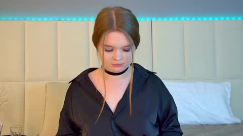 Snapshot of crystallyons chatting on March 2, 2025, 3:27 pm Crystal online show from March 2, 2025, 3:27 pm