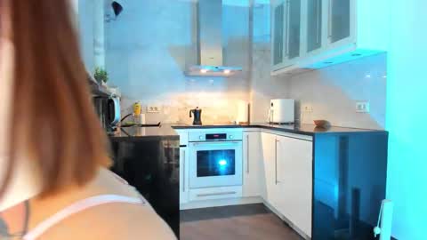 Snapshot of crystalnova_ chatting on November 10, 2025, 11:42 am Kristina online show from November 10, 2025, 11:42 am