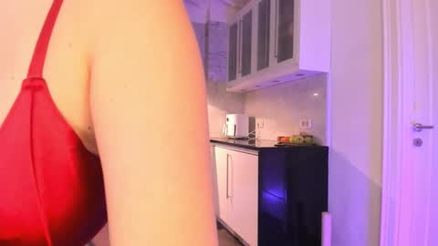 Snapshot of crystalnova_ chatting on November 29, 2025, 9:18 pm Kristina online show from November 29, 2025, 9:18 pm