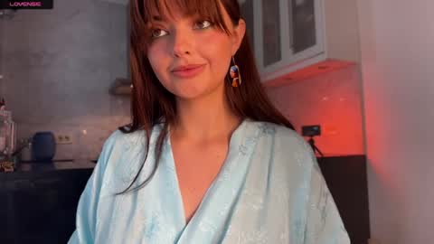 Snapshot of crystalnova_ chatting on April 1, 2026, 1:41 pm Kristina online show from April 1, 2026, 1:41 pm