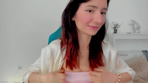 Snapshot of crystalnut chatting on November 16, 2025, 3:01 am Maria online show from November 16, 2025, 3:01 am