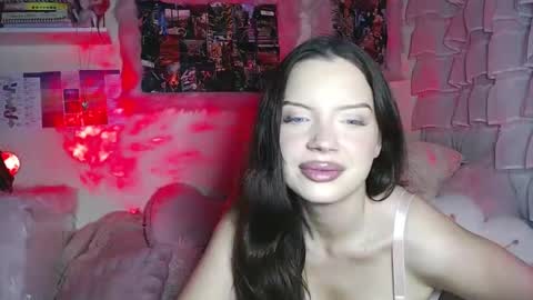 Snapshot of crystalsweet2000 chatting on November 4, 2025, 3:16 am MissCrystal online show from November 4, 2025, 3:16 am