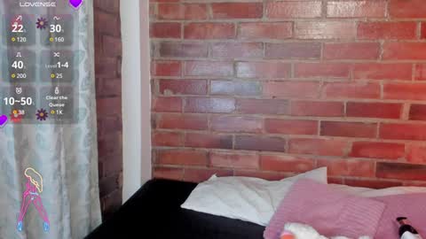 Snapshot of crystalvazquez chatting on February 8, 2025, 10:07 am Soy Crystal online show from February 8, 2025, 10:07 am